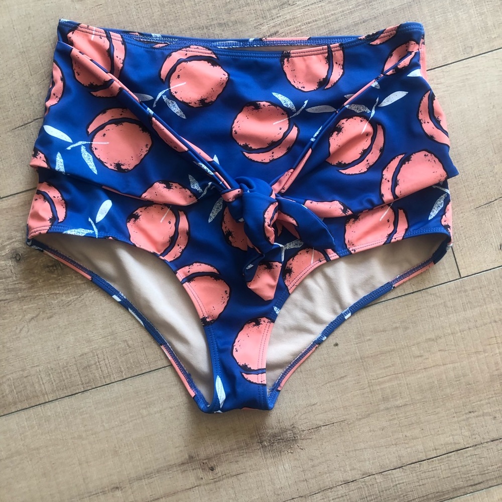 Kortni Jeane peaches size M
